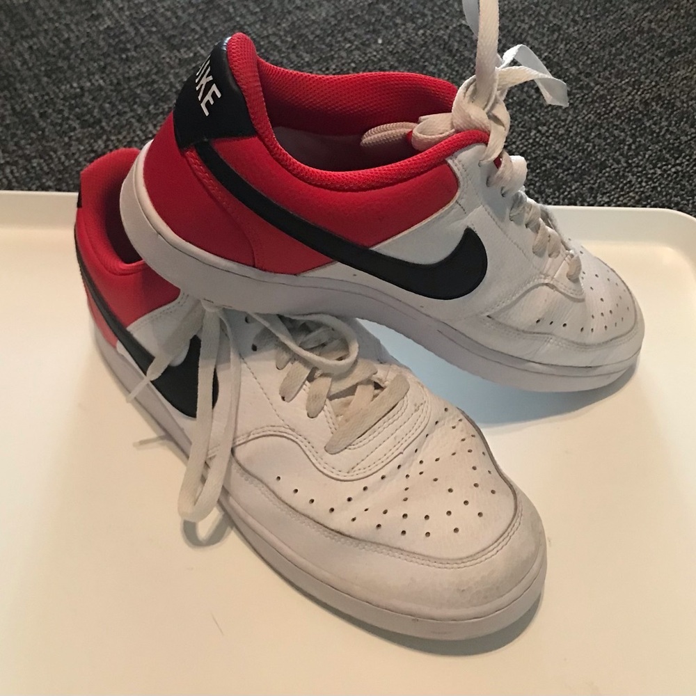 Mens NIKE Air size 11 white/red/black